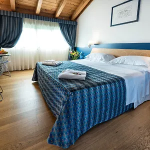 **** Hotel West Point Airport Italien