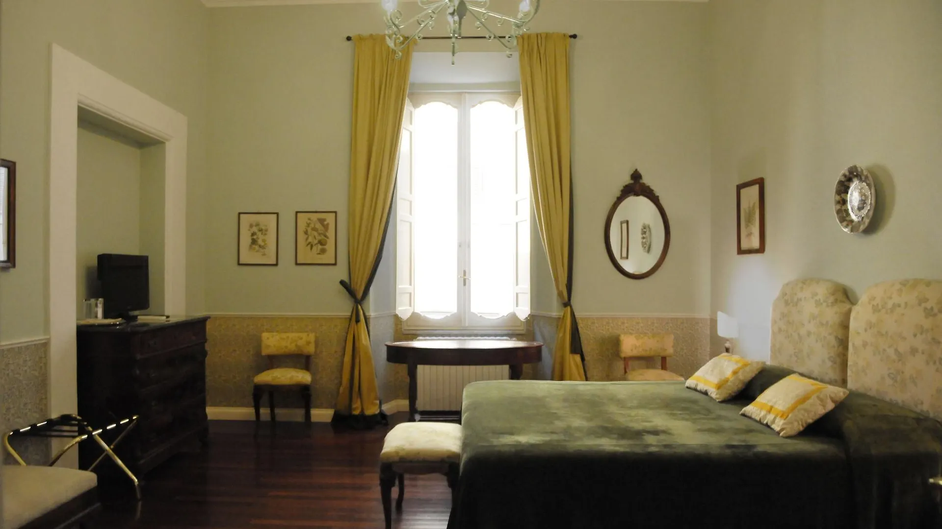 Relais Teatro Argentina Bed & Breakfast Rome